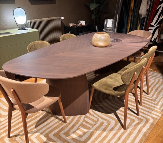 Table de repas Dolmen en noyer de Mobitec