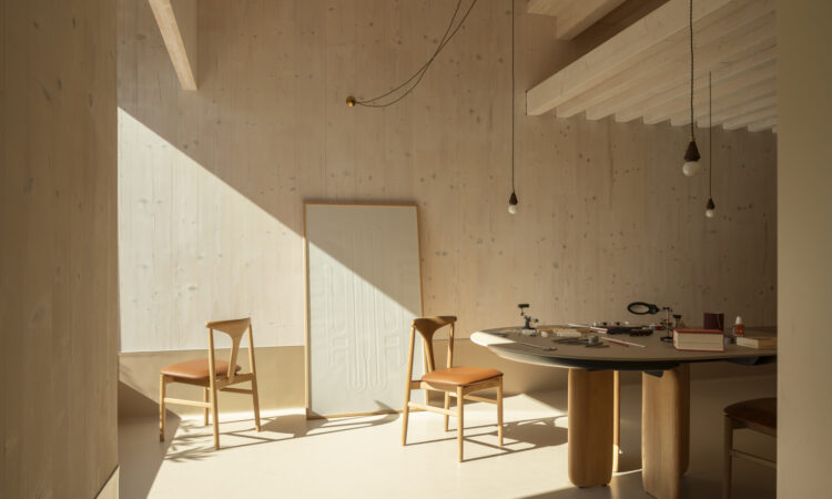 table-en-bois-Pala-kristalia