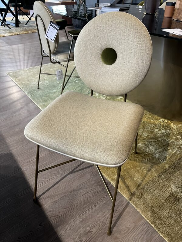 chaise en déstockage, chaise design en déstockage, chaise Bontempi en promotion, chaise modèle d’exposition, chaise d’exposition en promotion, chaise haut de gamme à prix réduit, chaise design à prix réduit, chaise design italien, chaise de salle à manger en promotion, mobilier design en déstockage, mobilier d’exposition à prix réduit, mobilier disponible immédiatement.