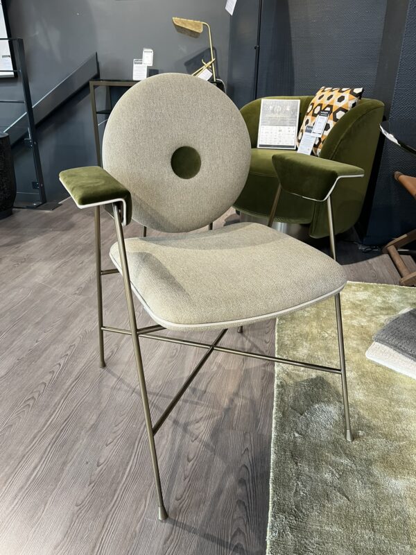 fauteuil en déstockage, fauteuil Bontempi en promotion, fauteuil design en promotion, fauteuil modèle d’exposition, fauteuil d’exposition à prix réduit, fauteuil haut de gamme en promotion, fauteuil design italien, fauteuil à prix réduit, mobilier design en déstockage, mobilier haut de gamme à prix réduit, meuble d’exposition en promotion, mobilier disponible immédiatement.