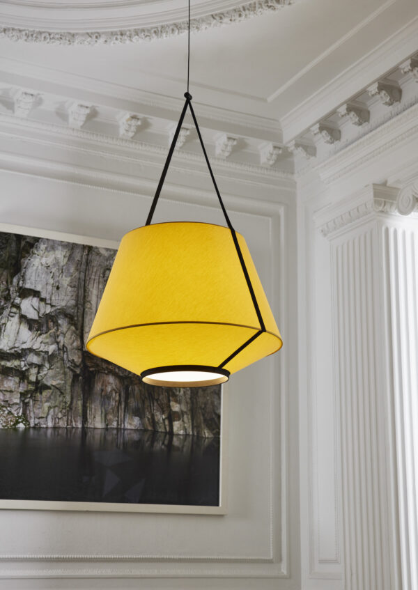 Suspension-grande-tissu-jaune