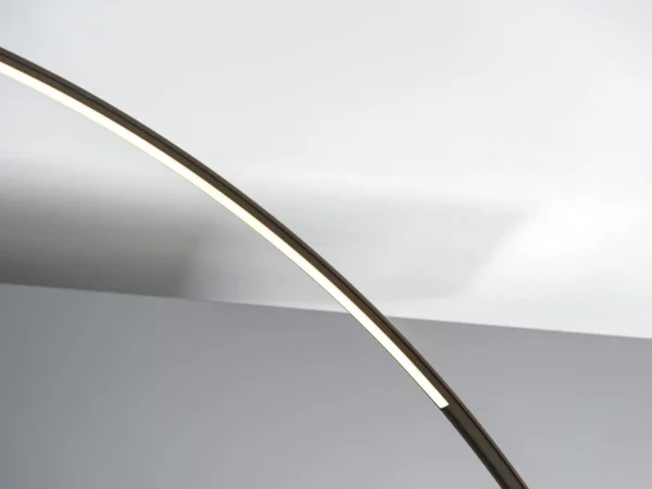 lampadaire-qui-eclaire-beaucoup