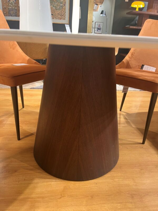 table-pied-central-lyon